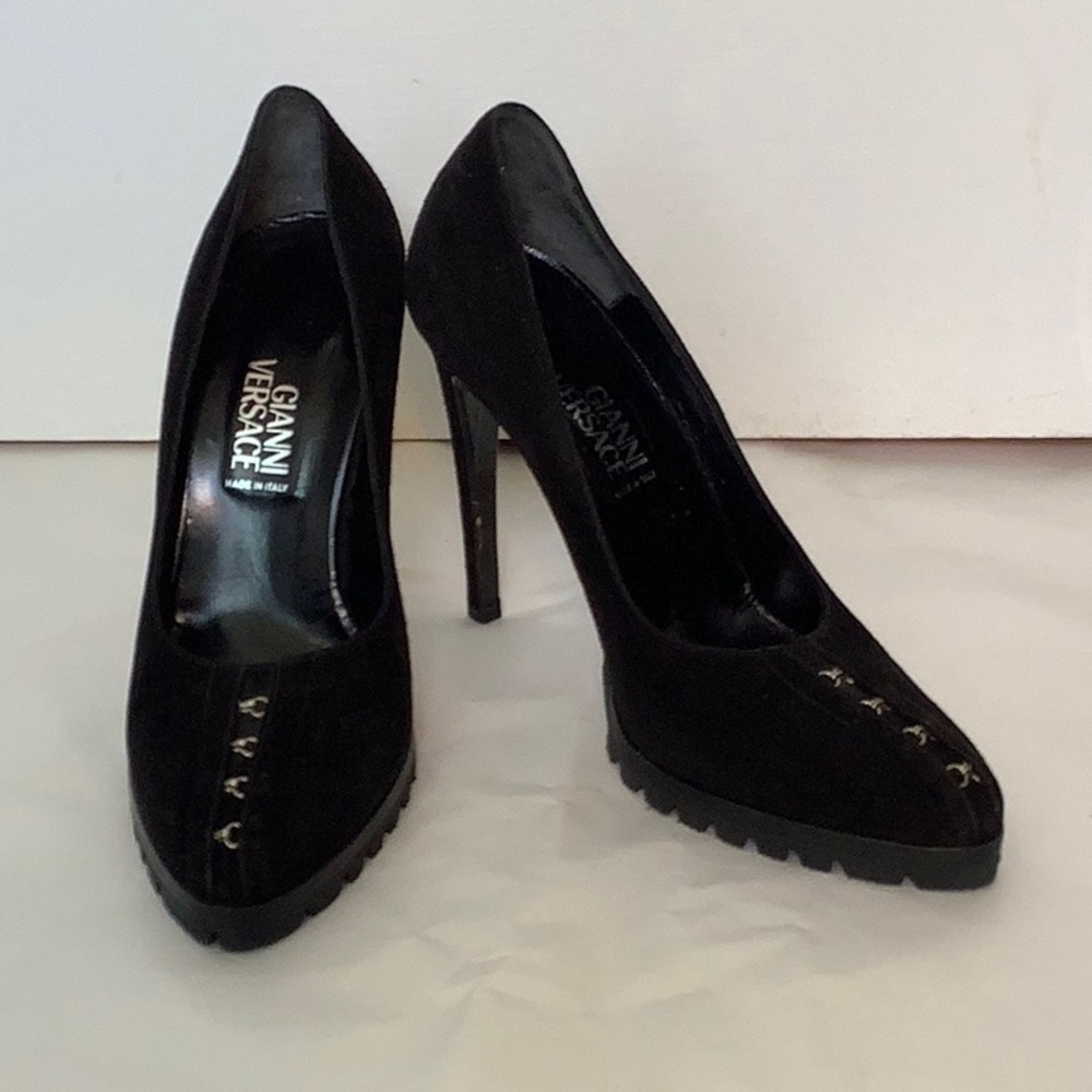 Versace black suede pumps with hook and eye detail. Size 8/38. EUC